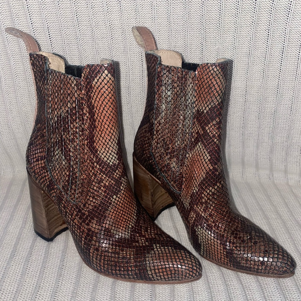 Freebird Janelle Brown Snakeskin